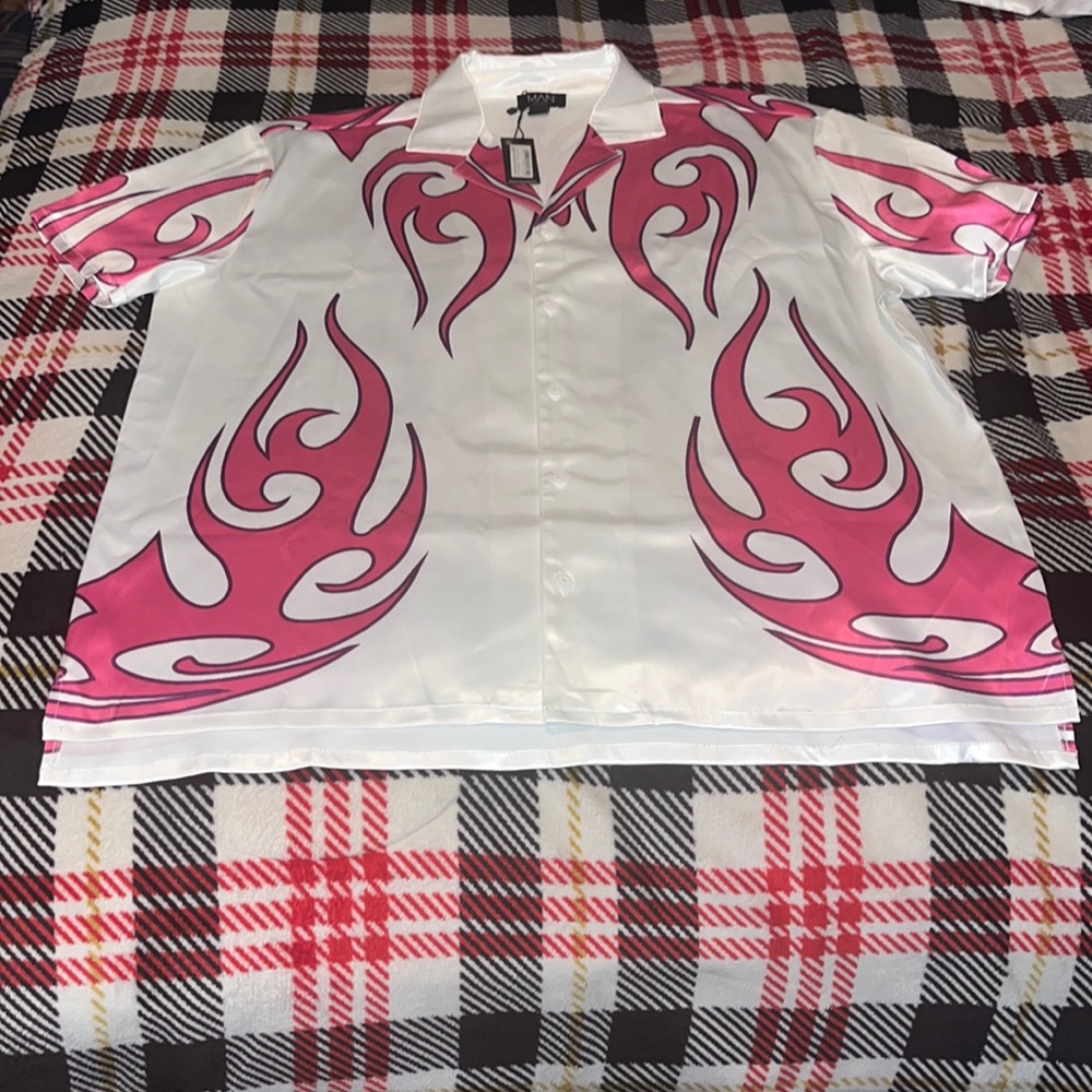 Boohoo xL white pink and purple short and shirt set